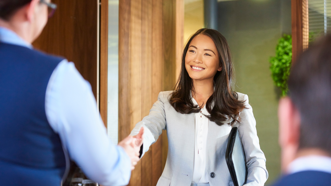 6 Surefire Ways to Make a Great First Impression in Any Professional Setting